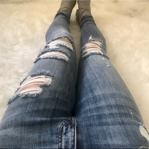 Destructed Skinny Jean - Picture 4 of 7